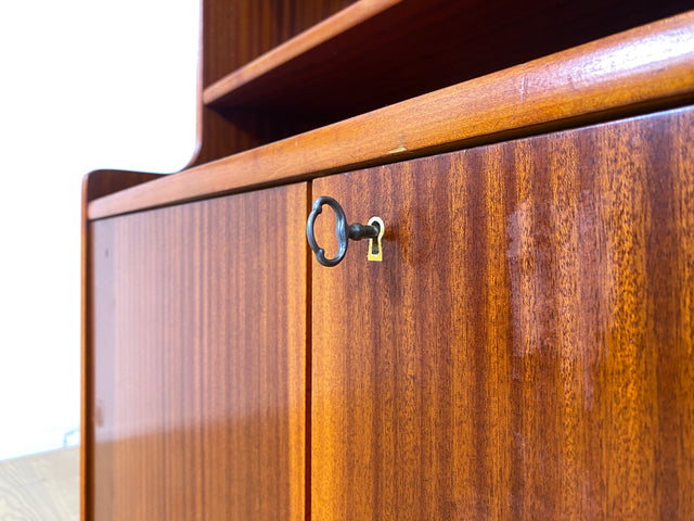 WMK Stilvoller und gut erhaltener skandinavischer Mid-Century Bücherschrank aus vollem Holz mit verstellbaren Regalböden # Bücherregal Regal Highboard Kommode Geschirrschrank Sideboard Vintage 60er