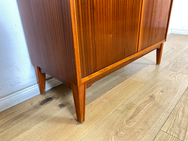 WMK Stilvoller und gut erhaltener skandinavischer Mid-Century Bücherschrank aus vollem Holz mit verstellbaren Regalböden # Bücherregal Regal Highboard Kommode Geschirrschrank Sideboard Vintage 60er