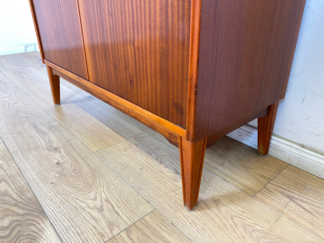 WMK Stilvoller und gut erhaltener skandinavischer Mid-Century Bücherschrank aus vollem Holz mit verstellbaren Regalböden # Bücherregal Regal Highboard Kommode Geschirrschrank Sideboard Vintage 60er