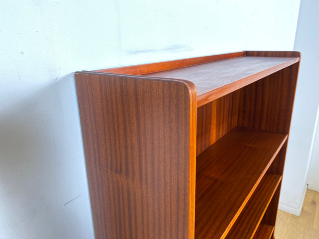 WMK Stilvoller und gut erhaltener skandinavischer Mid-Century Bücherschrank aus vollem Holz mit verstellbaren Regalböden # Bücherregal Regal Highboard Kommode Geschirrschrank Sideboard Vintage 60er