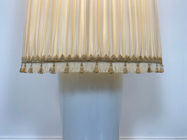 WMK Edle und sehr gut erhaltene 140cm große Vintage Bodenlampe mit wunderschönem Lampenschirm und Vasenfuß aus Porzellan # Lampe Leuchte Stehlampe Stehleuchte Leselampe Vasenlampe Retro Mid-Century