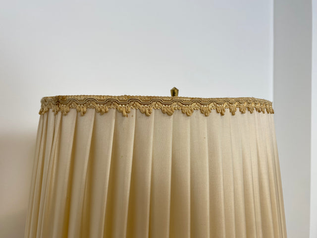 WMK Edle und sehr gut erhaltene 140cm große Vintage Bodenlampe mit wunderschönem Lampenschirm und Vasenfuß aus Porzellan # Lampe Leuchte Stehlampe Stehleuchte Leselampe Vasenlampe Retro Mid-Century