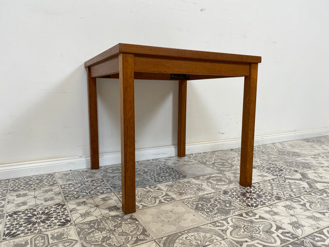 WMK Hübscher und gut erhaltener skandinavischer Couchtisch mit kunstvollen Fliesen und geraden Beinen - Tisch Beistelltisch Kacheltisch Coffee Table Vintage Mid-Century - Lieferung möglich