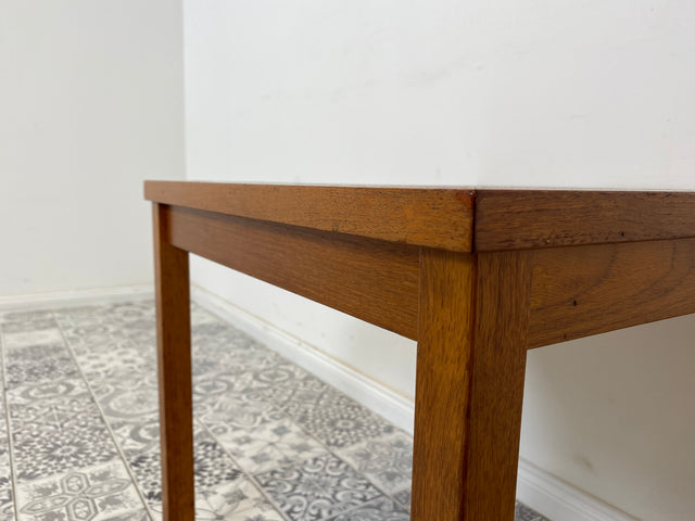 WMK Hübscher und gut erhaltener skandinavischer Couchtisch mit kunstvollen Fliesen und geraden Beinen - Tisch Beistelltisch Kacheltisch Coffee Table Vintage Mid-Century - Lieferung möglich