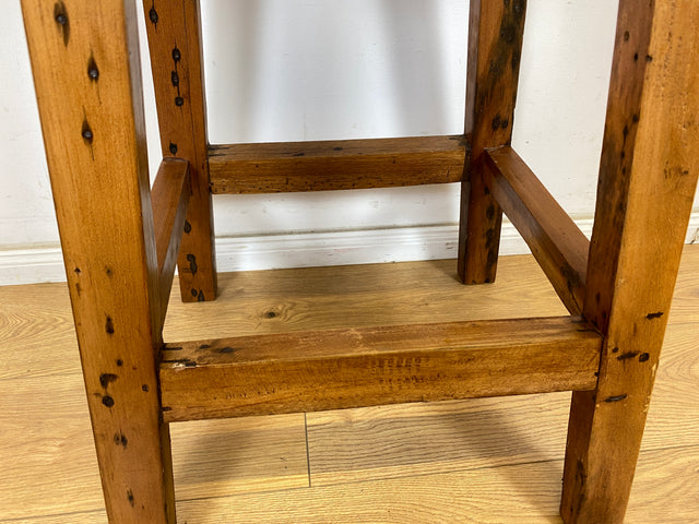 Boatwood by WMK # 1/4 Schlichte & robuste Barhocker aus altem Bootsholz, handgefertigte Unikate aus massivem Teakholz # Barstühle Hocker Sitzhocker Stühle Küchenstühle Holzstühle Bar Hausbar Gastro