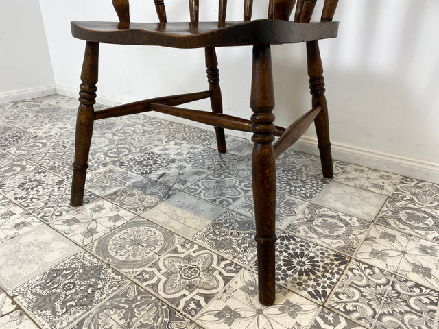 WMK Sehr gut erhaltener antiker English Windsor Chair aus Ulmenholz mit hoher Rückenlehne # Sessel Armlehnensessel Stuhl Lesestuhl Kapitänsstuhl Lesesessel Captain chair Oxford Strebenstuhl Vintage