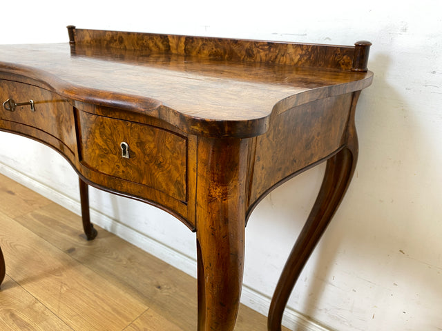 WMK Eleganter und hochwertiger französischer antiker Schreibtisch im Stile des Barock in edlem Wurzelholz # Damenschreibtisch Lady Sekretär Antique Desk Bureau Plat Barock Rokoko Chippendale Vintage