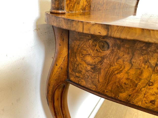 WMK Eleganter und hochwertiger französischer antiker Schreibtisch im Stile des Barock in edlem Wurzelholz # Damenschreibtisch Lady Sekretär Antique Desk Bureau Plat Barock Rokoko Chippendale Vintage