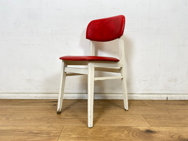 WMK Hübscher und sehr bequemer weißer Retro Küchenstuhl mit roter Kunstleder Polsterung # Stuhl Stühle Esszimmerstühle Lederstuhl Dining Chair Küche Vintage Space Age 60er 70er # Versand möglich