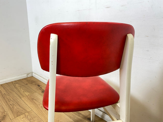 WMK Hübscher und sehr bequemer weißer Retro Küchenstuhl mit roter Kunstleder Polsterung # Stuhl Stühle Esszimmerstühle Lederstuhl Dining Chair Küche Vintage Space Age 60er 70er # Versand möglich
