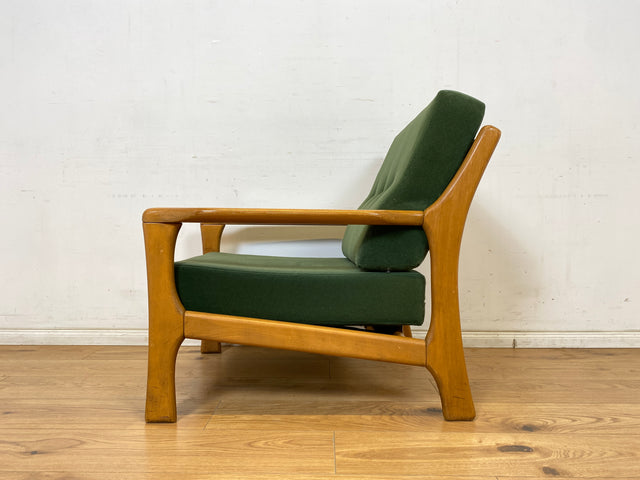 WMK 1/2 Eleganter und sehr bequemer 60er Jahre Mid-Century Sessel in gutem Zustand mit hochwertigem Holzrahmen & weichem grünem Bezug # Clubsessel Lesesessel Armchair Easy Chair Skandinavisch Vintage