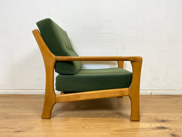WMK 1/2 Eleganter und sehr bequemer 60er Jahre Mid-Century Sessel in gutem Zustand mit hochwertigem Holzrahmen & weichem grünem Bezug # Clubsessel Lesesessel Armchair Easy Chair Skandinavisch Vintage