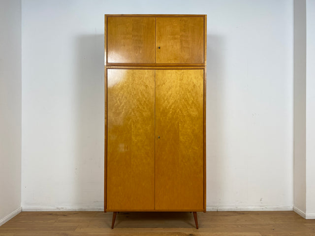 WMK # Raumaufhellender und geräumiger Mid-Century Kleiderschrank aus 1964 in Buche und Birke mit Aufsatz # Schrank Wäscheschrank Wardrobe Schlafzimmerschrank Aufsatzschrank DDR Vintage Retro 60er