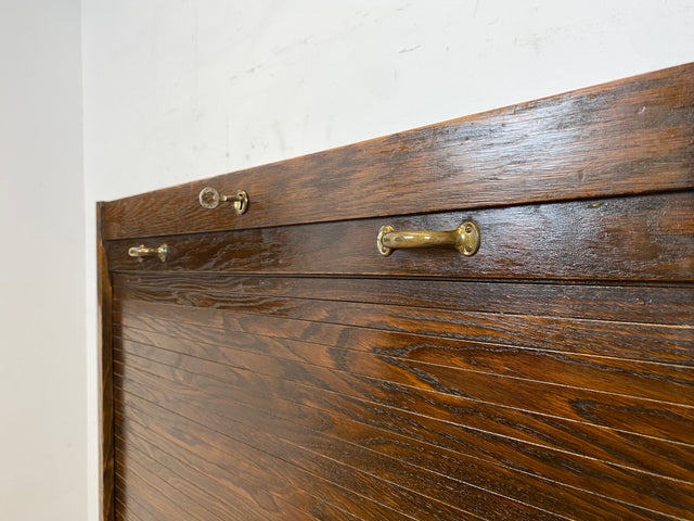 WMK Schöner und gut erhaltener Schreibschrank , Vollholz aus 1950, mit Rollladen , 13 Schubladen & Lampe # Rollladenschrank Rolladenschrank Sekretär Schreibtisch Aktenschrank Schrank Highboard Vintage