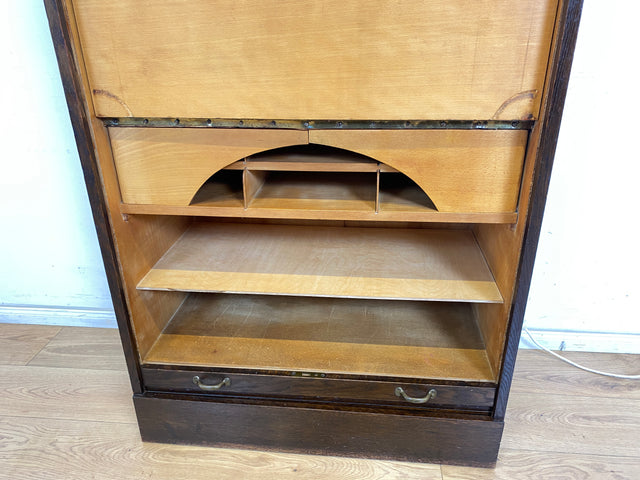 WMK Schöner und gut erhaltener Schreibschrank , Vollholz aus 1950, mit Rollladen , 13 Schubladen & Lampe # Rollladenschrank Rolladenschrank Sekretär Schreibtisch Aktenschrank Schrank Highboard Vintage