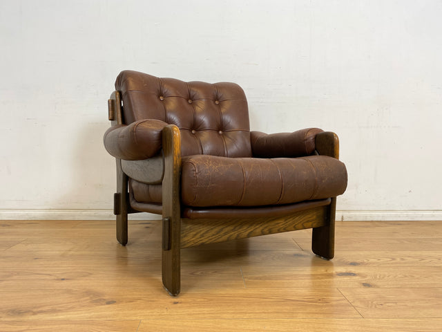 WMK Hochwertiger, äußerst gemütlicher und gut erhaltener skandinavischer Loungesessel mit Eichenholz Rahmen und gestepptem Echtleder Bezug # Sessel Ledersessel Lesesessel Chesterfield 70er Vintage