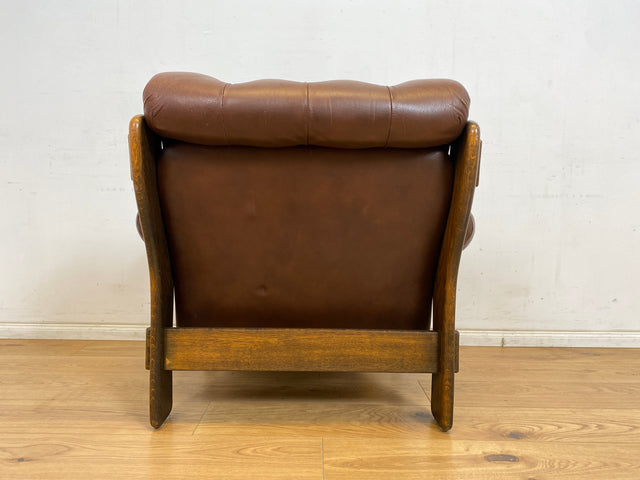 WMK Hochwertiger, äußerst gemütlicher und gut erhaltener skandinavischer Loungesessel mit Eichenholz Rahmen und gestepptem Echtleder Bezug # Sessel Ledersessel Lesesessel Chesterfield 70er Vintage