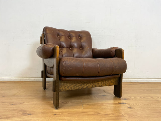WMK Hochwertiger, äußerst gemütlicher und gut erhaltener skandinavischer Loungesessel mit Eichenholz Rahmen und gestepptem Echtleder Bezug # Sessel Ledersessel Lesesessel Chesterfield 70er Vintage