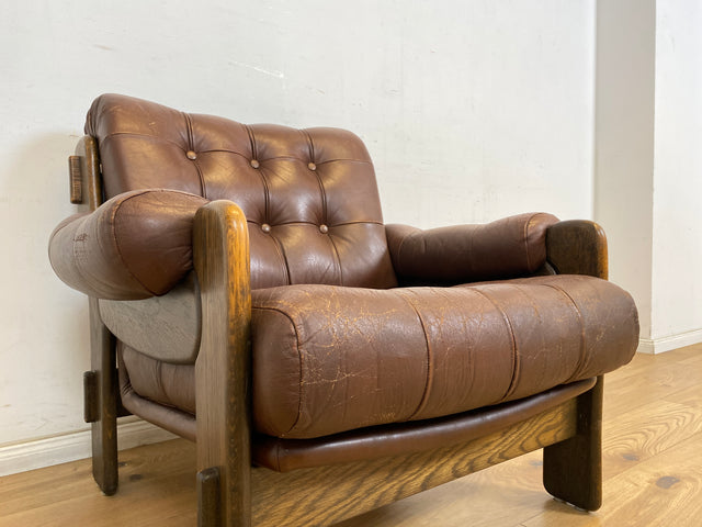 WMK Hochwertiger, äußerst gemütlicher und gut erhaltener skandinavischer Loungesessel mit Eichenholz Rahmen und gestepptem Echtleder Bezug # Sessel Ledersessel Lesesessel Chesterfield 70er Vintage