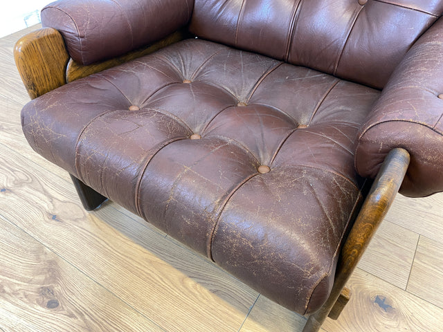 WMK Hochwertiger, äußerst gemütlicher und gut erhaltener skandinavischer Loungesessel mit Eichenholz Rahmen und gestepptem Echtleder Bezug # Sessel Ledersessel Lesesessel Chesterfield 70er Vintage