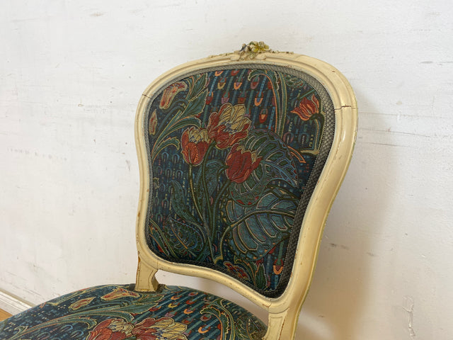 WMK Wunderschöner jedoch etwas abgerockter 60er Jahre Stuhl im Barock Stil mit floralem Stoffbezug, technisch einwandfrei