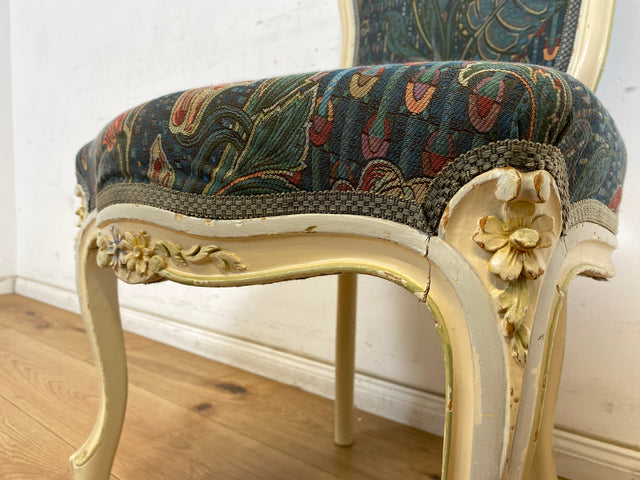WMK Wunderschöner jedoch etwas abgerockter 60er Jahre Stuhl im Barock Stil mit floralem Stoffbezug, technisch einwandfrei
