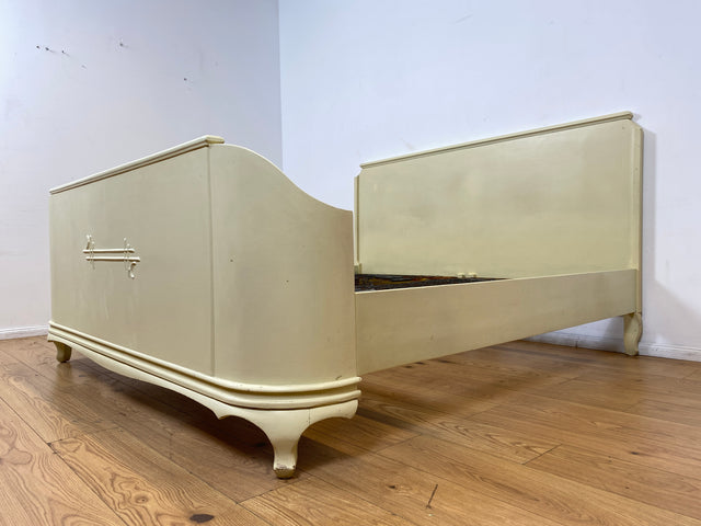 WMK I Wunderschönes weißes 1930er Jahre Bett aus vollem Holz mit original Spiralfedern I Doppelbett Bed Schlafzimmerbett Schlafzimmer Chippendale Art Deco Antik Vintage Berlin Stuttgart Hannover Ulm