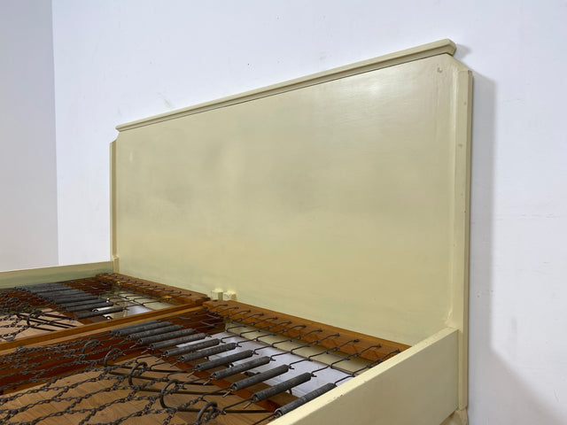 WMK I Wunderschönes weißes 1930er Jahre Bett aus vollem Holz mit original Spiralfedern I Doppelbett Bed Schlafzimmerbett Schlafzimmer Chippendale Art Deco Antik Vintage Berlin Stuttgart Hannover Ulm