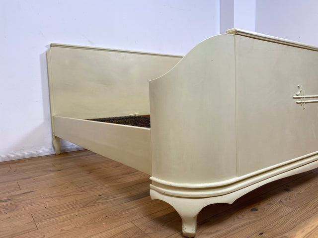 WMK I Wunderschönes weißes 1930er Jahre Bett aus vollem Holz mit original Spiralfedern I Doppelbett Bed Schlafzimmerbett Schlafzimmer Chippendale Art Deco Antik Vintage Berlin Stuttgart Hannover Ulm