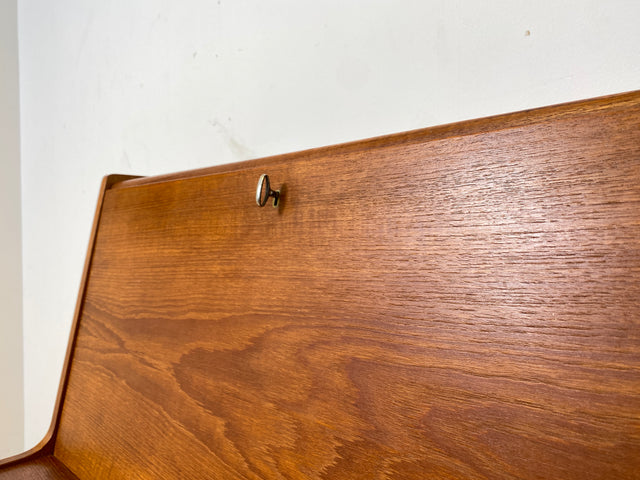 WMK I Stilvoller skandinavischer Mid-century Sekretär in Teakholz mit ausklappbarem Spiegel I Schminkkommode Schminktisch Schreibtisch Schreibkommode Kommode Danish Design Vintage Berlin Nürnberg Köln