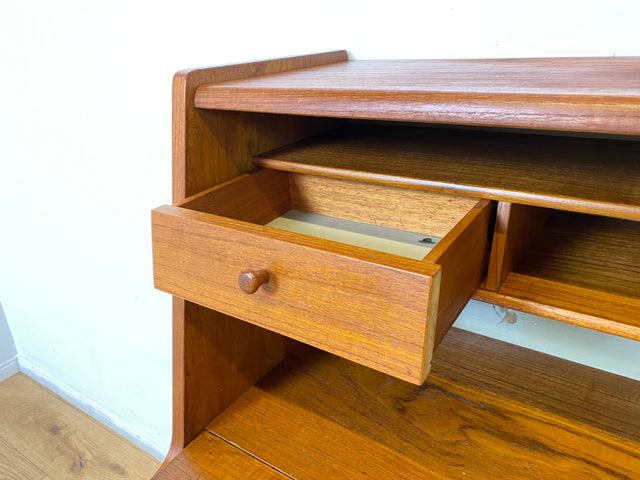 WMK I Stilvoller skandinavischer Mid-century Sekretär in Teakholz mit ausklappbarem Spiegel I Schminkkommode Schminktisch Schreibtisch Schreibkommode Kommode Danish Design Vintage Berlin Nürnberg Köln