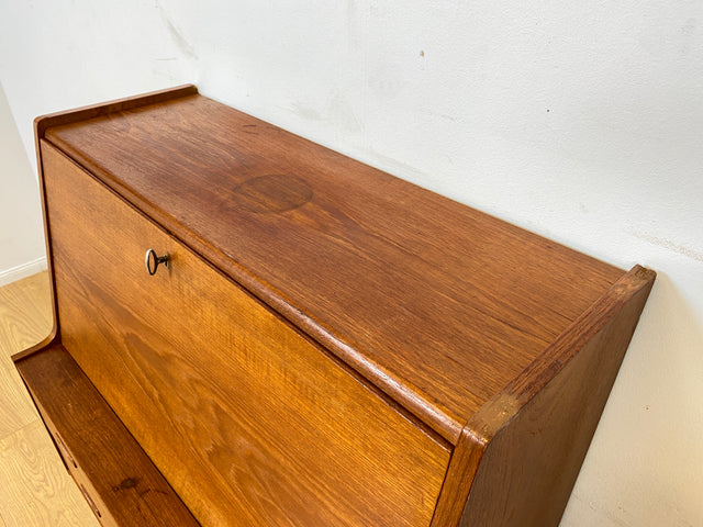 WMK I Stilvoller skandinavischer Mid-century Sekretär in Teakholz mit ausklappbarem Spiegel I Schminkkommode Schminktisch Schreibtisch Schreibkommode Kommode Danish Design Vintage Berlin Nürnberg Köln