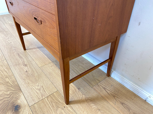 WMK I Stilvoller skandinavischer Mid-century Sekretär in Teakholz mit ausklappbarem Spiegel I Schminkkommode Schminktisch Schreibtisch Schreibkommode Kommode Danish Design Vintage Berlin Nürnberg Köln