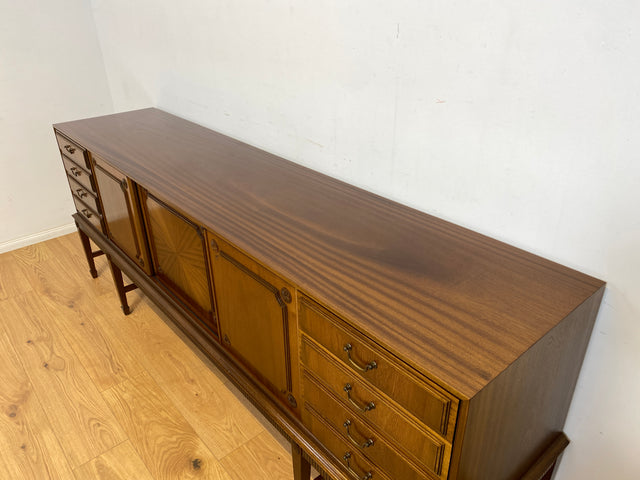 WMK Hochwertiges und sehr gut erhaltenes 230cm langes dänisches Stilmöbel Sideboard im antikem Stil mit Schubladen und Schiebetüren # Anrichte Büfett Buffett Schrank TV-Lowboard Kommode Vintage 70er