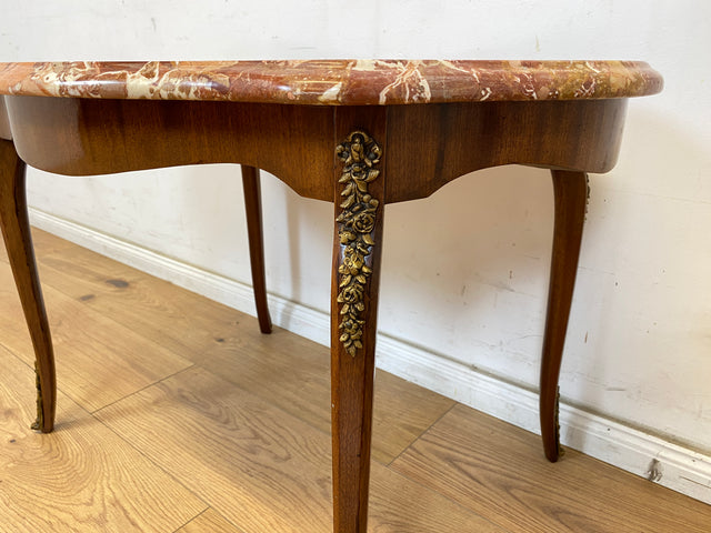 WMK Eleganter und sehr gut erhaltener Stilmöbel Couchtisch mit wundervoller Marmorplatte und edlen Messing Beschlägen # Wohnzimmertisch Coffee Table Marmortisch Marmor Rokoko Barock Vintage Stilmöbel