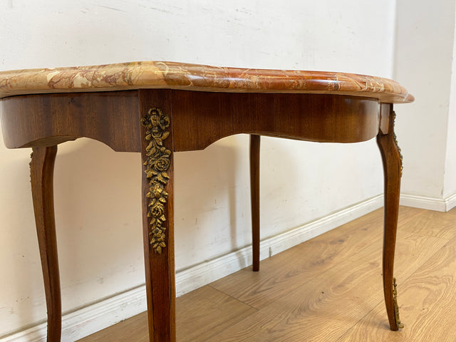WMK Eleganter und sehr gut erhaltener Stilmöbel Couchtisch mit wundervoller Marmorplatte und edlen Messing Beschlägen # Wohnzimmertisch Coffee Table Marmortisch Marmor Rokoko Barock Vintage Stilmöbel