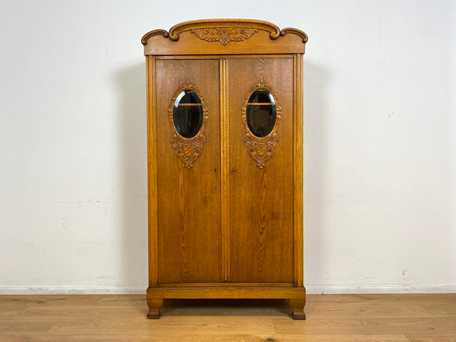 WMK # Eleganter und sehr gut erhaltener antiker Kleiderschrank aus massiver Eiche mit gewölbten Originalgläsern # Schrank Wäscheschrank Wardrobe Vertiko Dielenschrank Bauernschrank Jugendstil Vintage