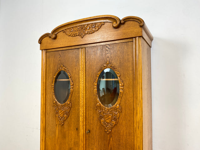 WMK # Eleganter und sehr gut erhaltener antiker Kleiderschrank aus massiver Eiche mit gewölbten Originalgläsern # Schrank Wäscheschrank Wardrobe Vertiko Dielenschrank Bauernschrank Jugendstil Vintage