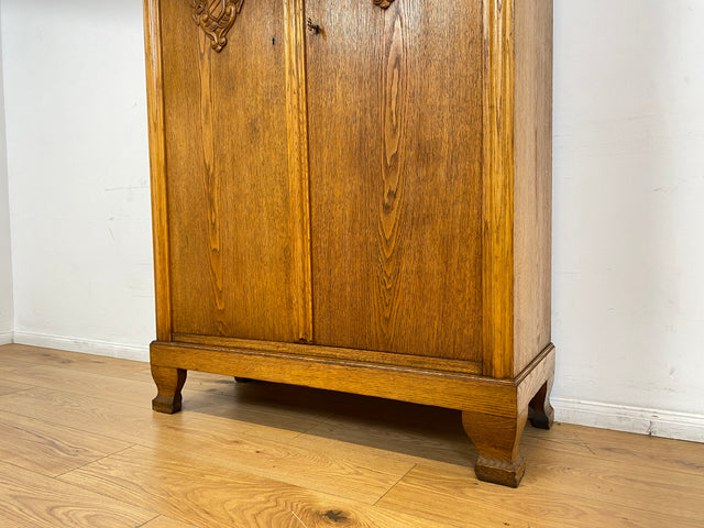 WMK # Eleganter und sehr gut erhaltener antiker Kleiderschrank aus massiver Eiche mit gewölbten Originalgläsern # Schrank Wäscheschrank Wardrobe Vertiko Dielenschrank Bauernschrank Jugendstil Vintage