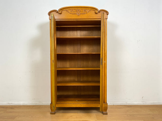WMK # Eleganter und sehr gut erhaltener antiker Kleiderschrank aus massiver Eiche mit gewölbten Originalgläsern # Schrank Wäscheschrank Wardrobe Vertiko Dielenschrank Bauernschrank Jugendstil Vintage