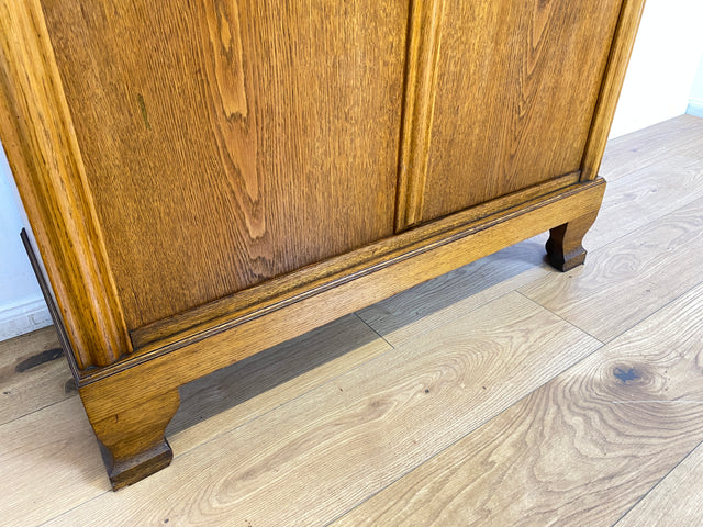 WMK # Eleganter und sehr gut erhaltener antiker Kleiderschrank aus massiver Eiche mit gewölbten Originalgläsern # Schrank Wäscheschrank Wardrobe Vertiko Dielenschrank Bauernschrank Jugendstil Vintage