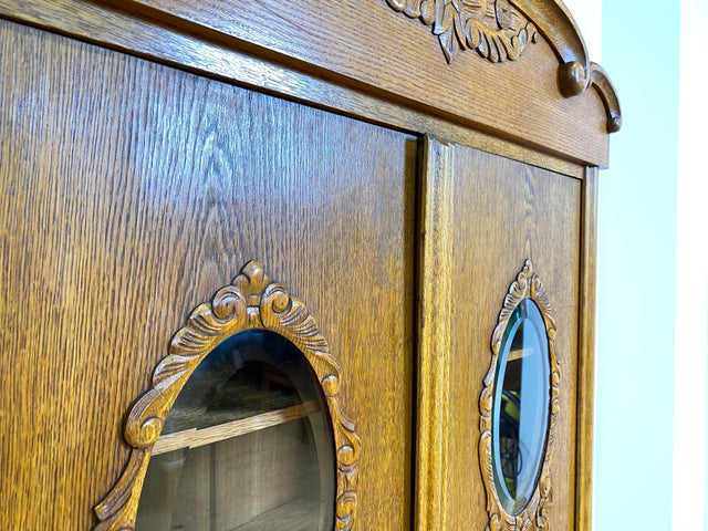WMK # Eleganter und sehr gut erhaltener antiker Kleiderschrank aus massiver Eiche mit gewölbten Originalgläsern # Schrank Wäscheschrank Wardrobe Vertiko Dielenschrank Bauernschrank Jugendstil Vintage