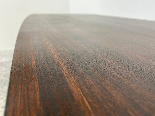 WMK Sehr hübscher und gut erhaltener Mid-Century Couchtisch aus dem Jahr 1968, mit schöner Tischplatte und konischen Füßen