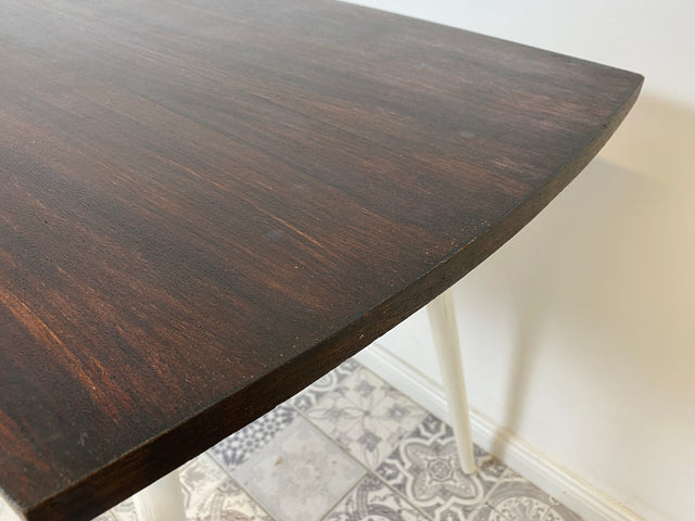 WMK Sehr hübscher und gut erhaltener Mid-Century Couchtisch aus dem Jahr 1968, mit schöner Tischplatte und konischen Füßen # Wohnzimmertisch Tisch Retro Vintage 60er 70er - Lieferung möglich