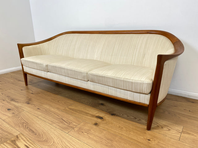 WMK Sehr elegantes und gut erhaltenes skandinavisches Mid-Century Sofa mit edlem Holzrahmen aus Teak und weißem Originalbezug # Couch 3-Sitzer 3er Sitzgarnitur 50er 60er Danish Design Vintage Teakholz
