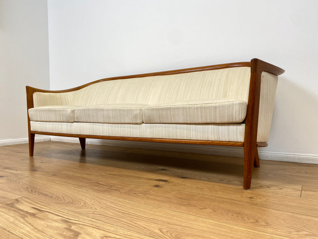 WMK Sehr elegantes und gut erhaltenes skandinavisches Mid-Century Sofa mit edlem Holzrahmen aus Teak und weißem Originalbezug # Couch 3-Sitzer 3er Sitzgarnitur 50er 60er Danish Design Vintage Teakholz