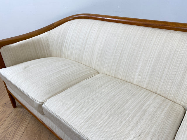 WMK Sehr elegantes und gut erhaltenes skandinavisches Mid-Century Sofa mit edlem Holzrahmen aus Teak und weißem Originalbezug # Couch 3-Sitzer 3er Sitzgarnitur 50er 60er Danish Design Vintage Teakholz