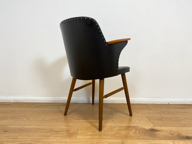 WMK Formschöner, bequemer und sehr gut erhaltener skandinavischer Mid-Century Armlehnstuhl mit Kunstleder Bezug # Stuhl Sessel Ledersessel Lederstuhl Schreibtischstuhl Cocktailsessel Vintage 50er 60er