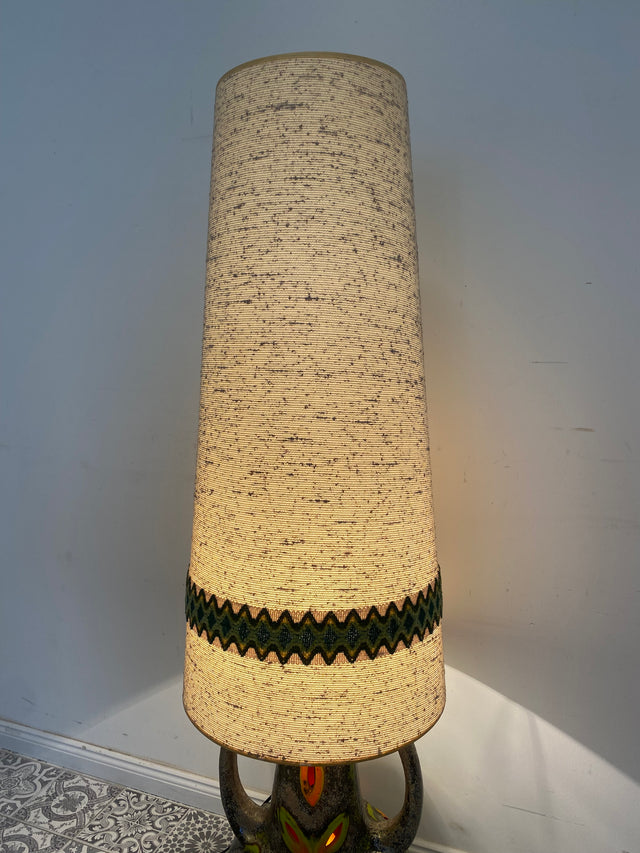 WMK Seltene große 70er Jahre Fat Lava Bodenlampe in sehr gutem Zustand mit original Stoffschirm und Henkeln - Stehlampe Lampe Stehleuchte Keramik Steingut Vintage Mid-Century 70er - Lieferung möglich