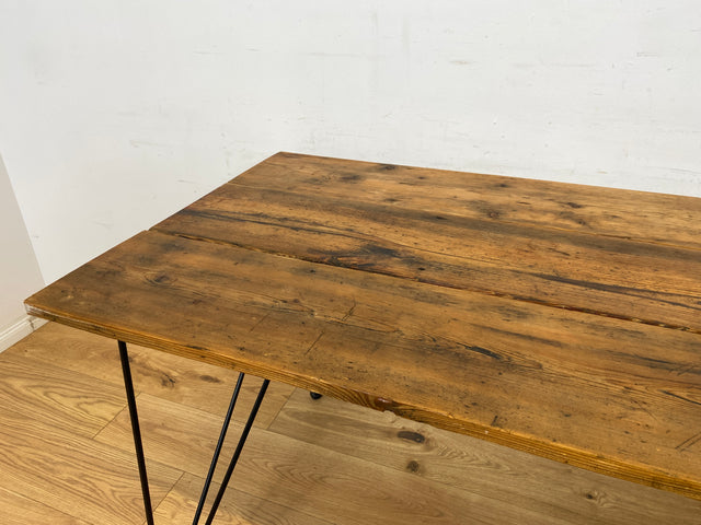 WMK Einzigartiger großer Esstisch mit Tischplatte aus alten Dielen auf schwarzem Metallgestell # Tisch Küchentisch Dining Table Holztisch Schreibtisch Desk Upcycling Vintage Hairpin Industrial Design